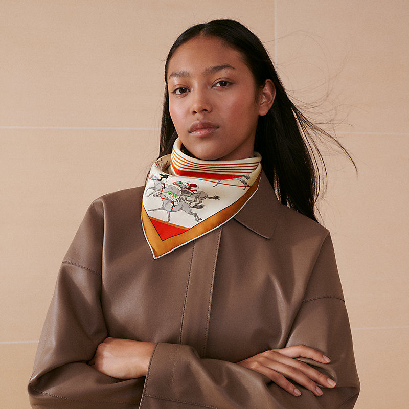 HERMES スカーフ Les Courses scarf 45 直営店ラッピング Les Courses scarf 45 | Hermès Hong Kong SAR